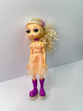 2001 Mattel 12” Glow In The Dark Diva Starz Miranda w/Glowing Shoes & Butterflys